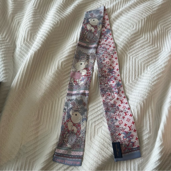 LV Pink Mouse Bandeau - Picture 12 of 14